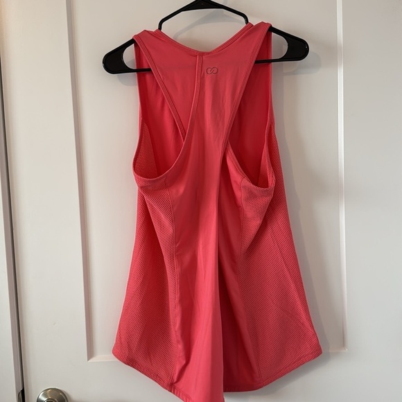 CALIA Razorback Tank - Picture 4 of 4